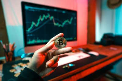 Hoe kunnen investeerders profiteren van de combinatie van cryptocurrencies, auto's en casino's?